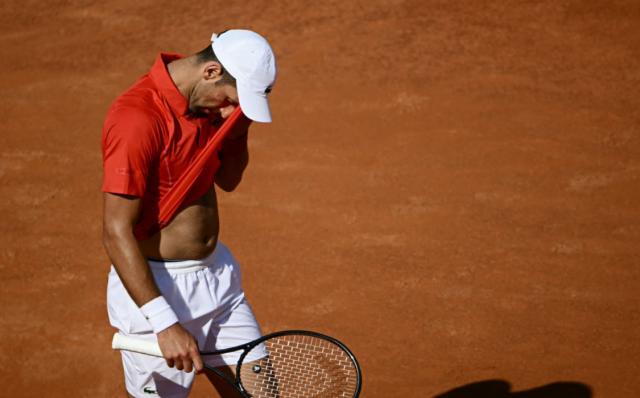 开云官网APP-德约罗马惨遭横扫出局 头被砸后果比想象中严重？